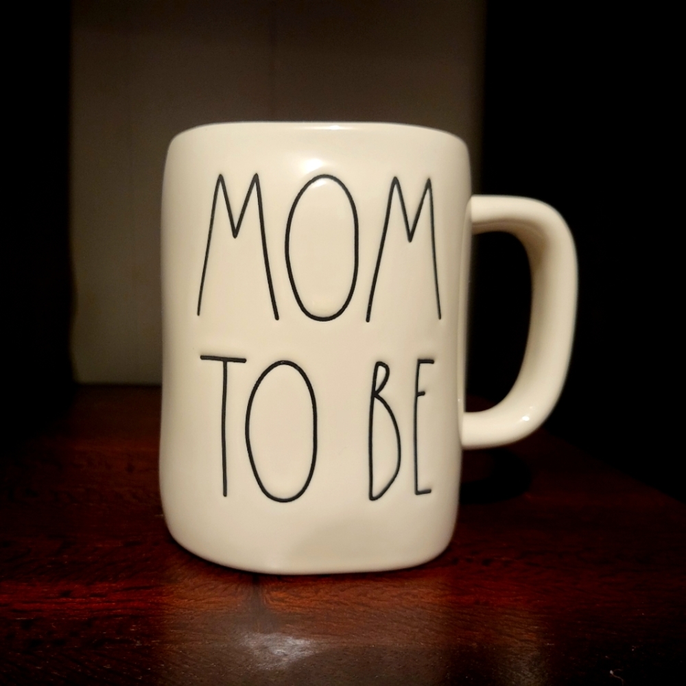 Rae Dunn " MOM TO BE" Artisan Collection Coffee Mug 16 Oz